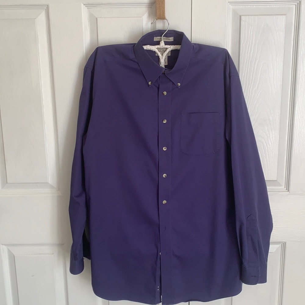 Men’s L.L. Bean L-Tall navy blue button down l/sleeve shirt in great condition